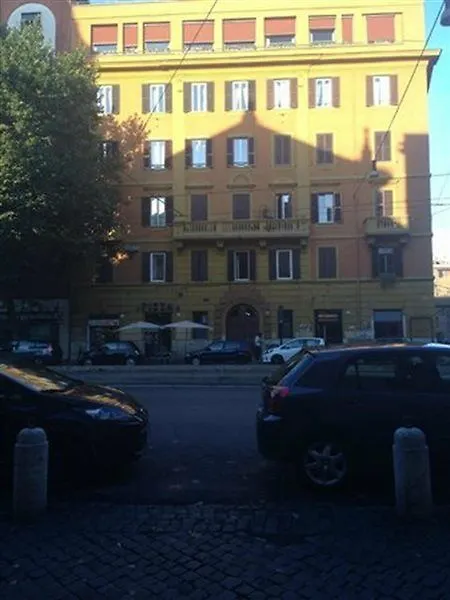 A Trastevere Da M.E. Rome 2*,  Italie